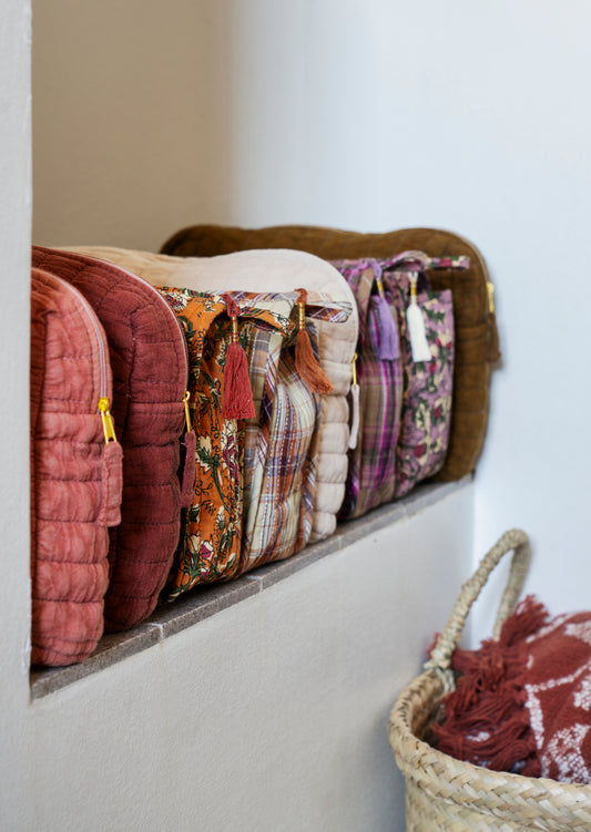 Quilted wash bag in ivory | Minerva Interiors