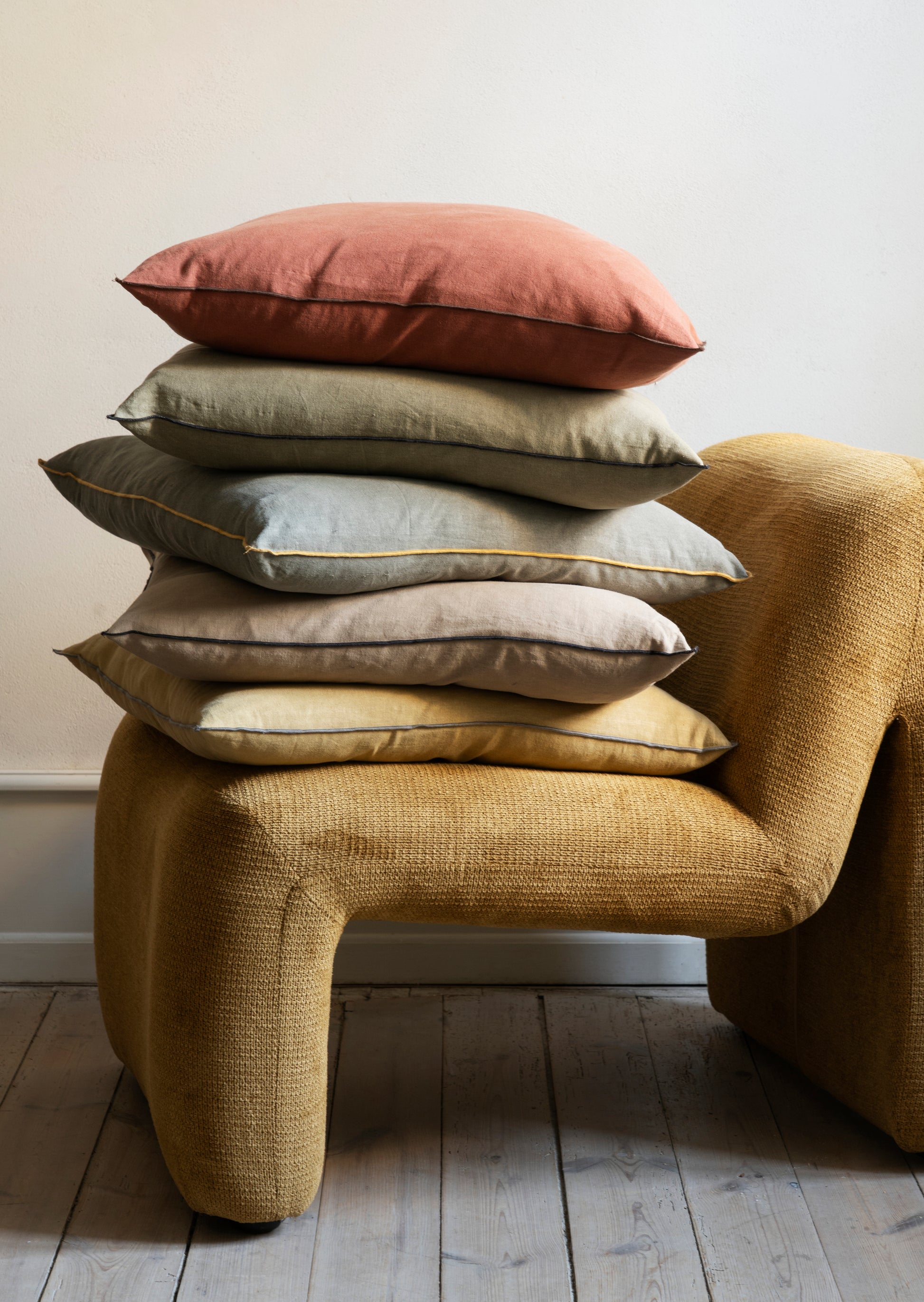Linen cushion cover in greige and black | Minerva Interiors