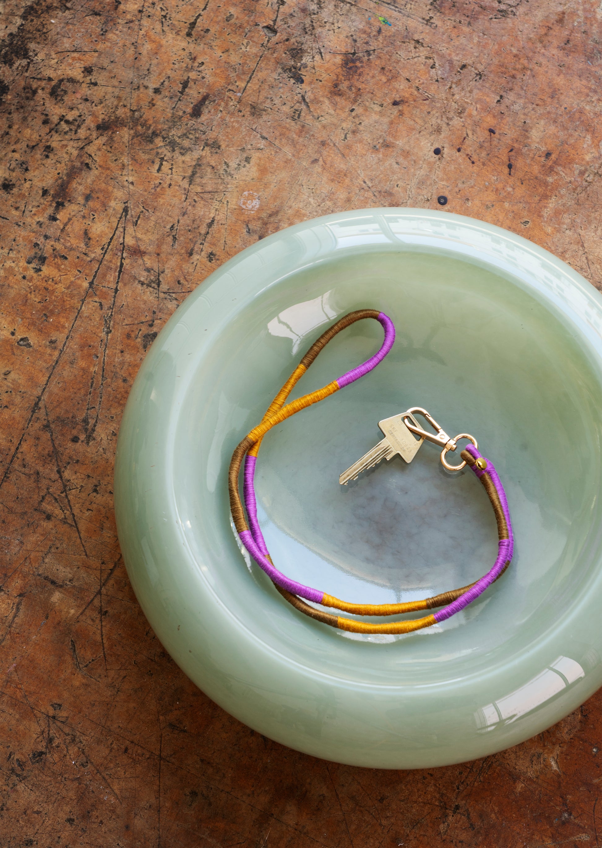 Glass bowl in green | Minerva Interiors