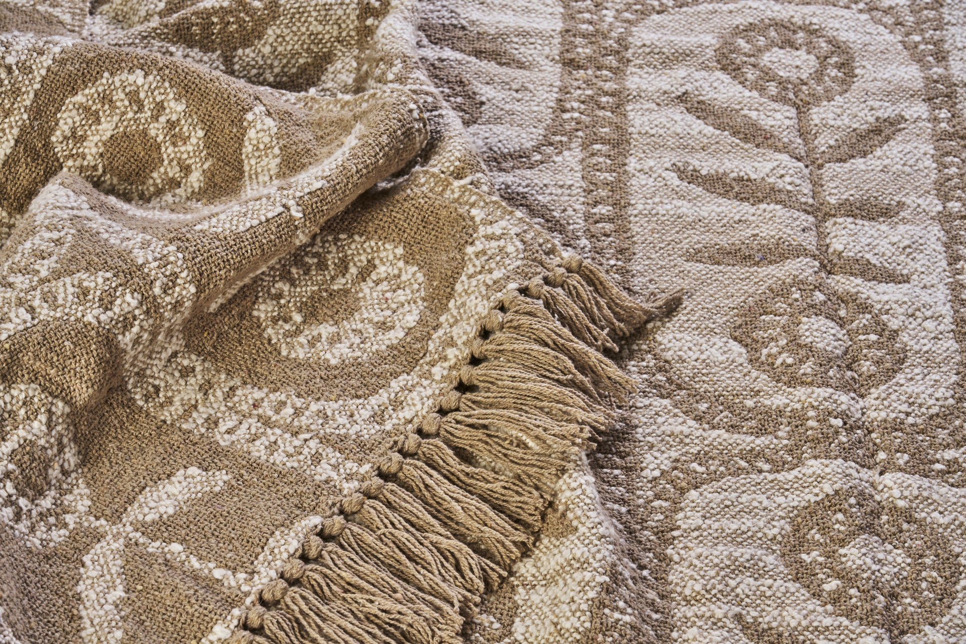 Reversible cotton throw in taupe and off white | Minerva Interiors