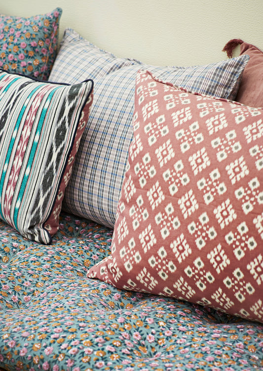 Printed cushion cover in old rose, ecru and anthracite | Minerva Interiors