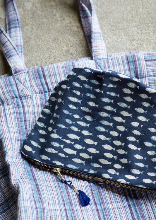 Printed wash bag in blue and white | Minerva Interiors