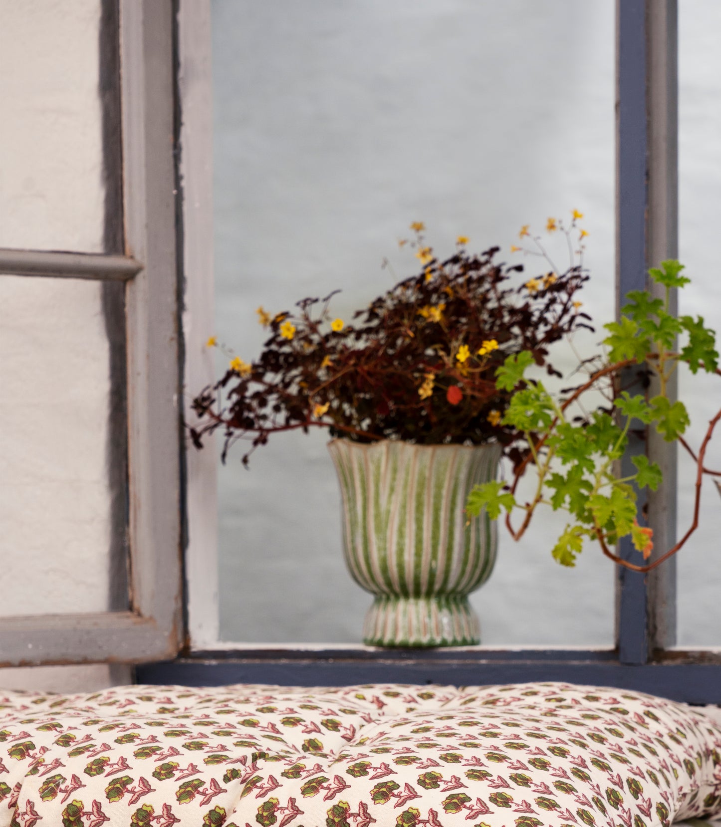 Ceramic flower pot in green, beige and white | Minerva Interiors
